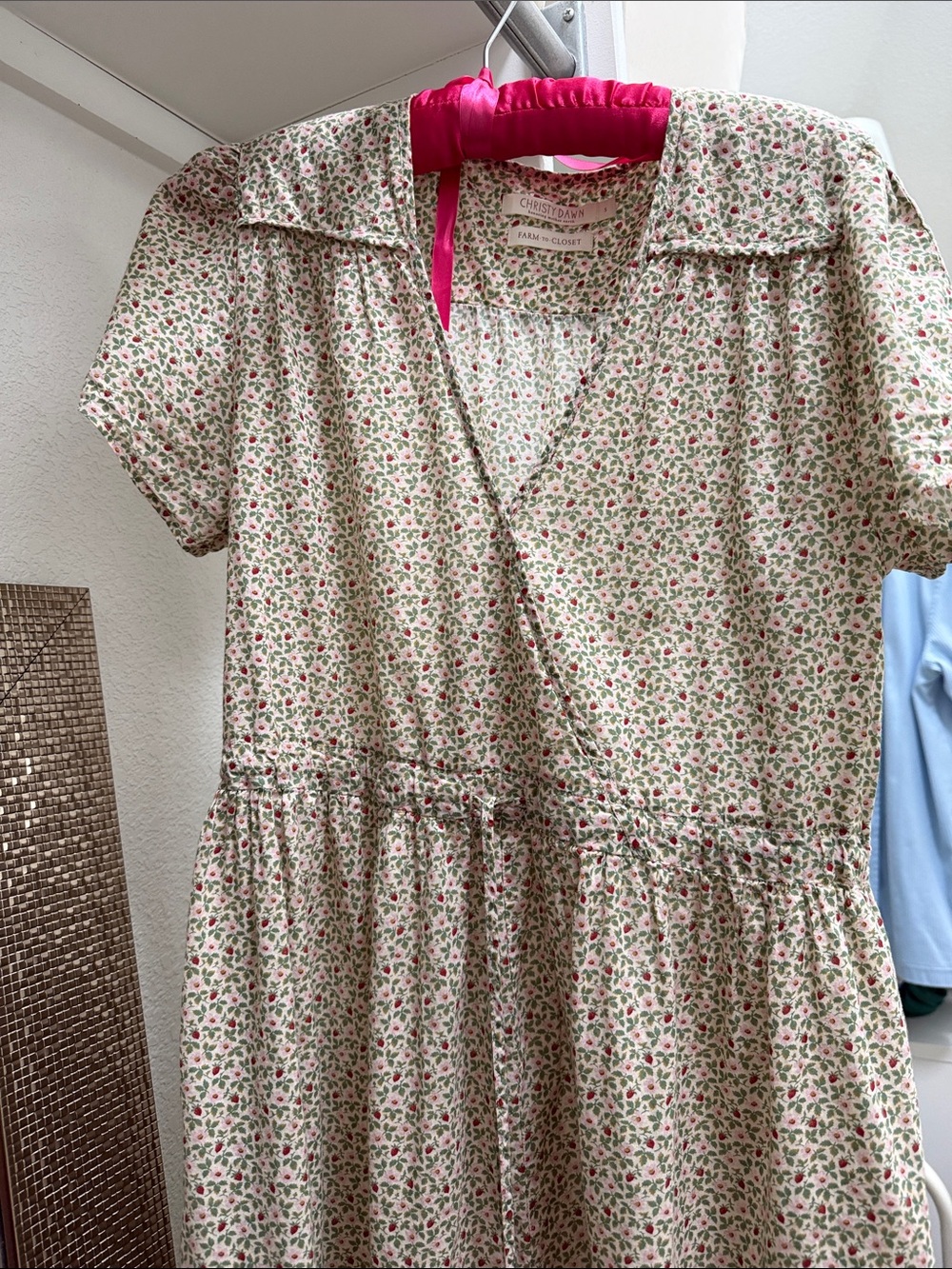 CD Cream Strawberry dress - Picture 3 of 4